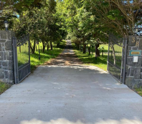 Quality Stay with Country Views, Auckland